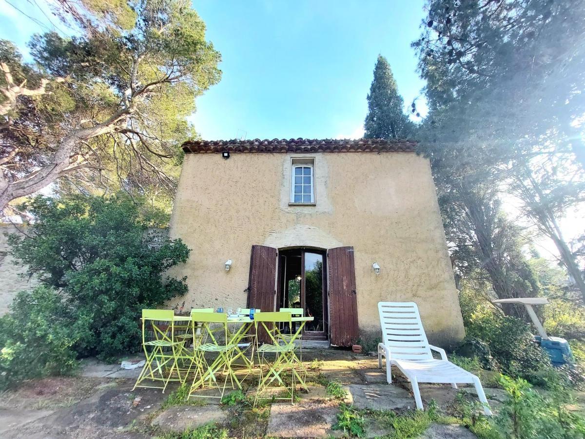 Mazet Du Chateau Joyeux De Violet Pepieux Exterior photo